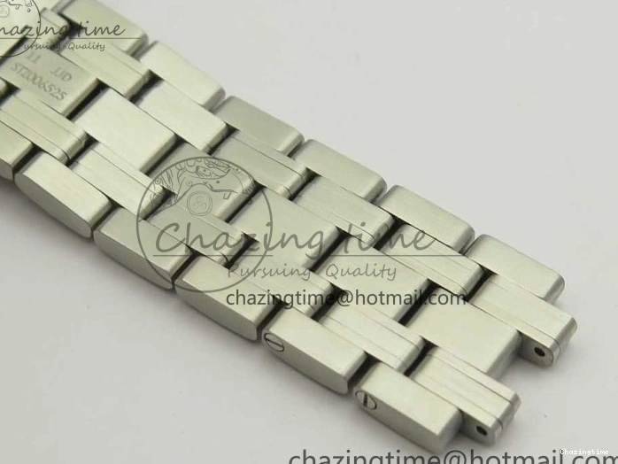 0424 Seamaster 300M Chronometer SS “007” Limited Edition OMF 1:1 Best Edition on SS Bracelet A2824 (Black Balance Wheel) V Seasonal 7952